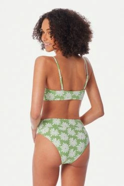 Best Pirce 👏 Cupshe Light Green Floral Bandeau 👙 Bikini Top 🧨 -Cupshe Online Shop 4 468a8f4a 5125 41bb 83a0 4738f5cd624f
