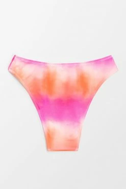 Flash Sale 🎉 Cupshe Radiant Sun Ombre Cheeky Hipster 👙 Bikini Bottom ❤️ -Cupshe Online Shop 4 55f1f284 5292 4e8a 9439 4fa5f91e040a