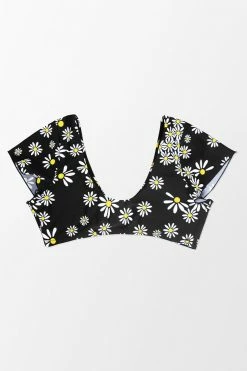 Wholesale ✨ Cupshe Lucia Ditsy Bunny Tie Short Sleeve Plus Size 👙 Bikini Top 🔔 -Cupshe Online Shop 4 74a07aba 6a0f 4fdc 9c32 7007d16edf42