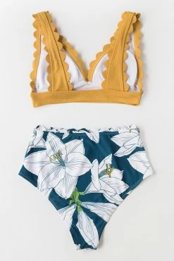 Buy ⭐ Cupshe Yellow and Floral V-Neck Scalloped 👙 Bikini 🤩 -Cupshe Online Shop 4 dc28da0b ba95 40f0 a76f e310a275e713