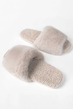 Outlet 🔥 Cupshe Ravenna Plush Faux Rabbit Fur Slippers ✨ -Cupshe Online Shop 4 ddddb75e c4c1 4201 8468 9388fa830233
