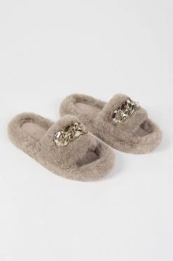 Best Pirce π Cupshe Brownstone Khaki Fluffy Chain Decor Slippers βοΈ 7 Best Pirce π Cupshe Brownstone Khaki Fluffy Chain Decor Slippers βοΈ -Cupshe Online Shop 4 e8955329 9fcc 4fa3 9719 d27bcfd027c0