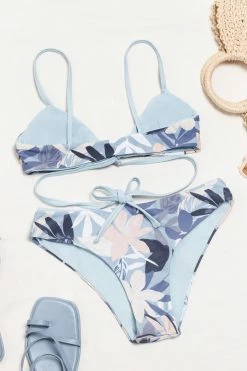 Discount ❤️ Cupshe Kirstin Tropical Cross Wrap Reversible 👙 Bikini 👍 9 Discount ❤️ Cupshe Kirstin Tropical Cross Wrap Reversible 👙 Bikini 👍 -Cupshe Online Shop 5 5