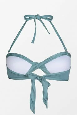Flash Sale 😀 Cupshe Shangrila Solids Twist Front Bandeau 👙 Bikini Top 💯 -Cupshe Online Shop 5 5f82e39c ffda 4b9e 8559 5819f2da4a74