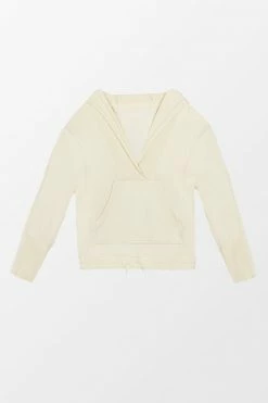 Outlet ✔️ Cupshe Gemma Beige Long Sleeve Drawstring Hoodie 🛒 9 Outlet ✔️ Cupshe Gemma Beige Long Sleeve Drawstring Hoodie 🛒 -Cupshe Online Shop 5 d294ad42 f880 48d5 96ab 23af5c502084