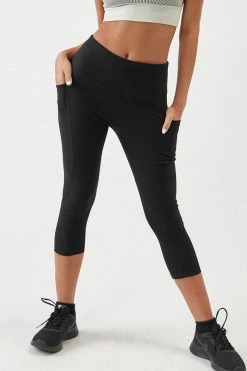 Top 10 π Cupshe Irina Black Capris Leggings β