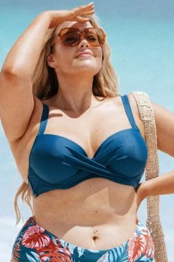 Wholesale π Cupshe Elsa Criss Cross Ruched Plus Size π Bikini Top π