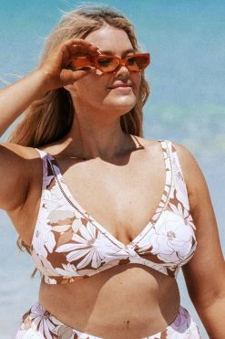 Promo 🎉 Cupshe Kari Floral Plus Size 👙 Bikini Top 💯