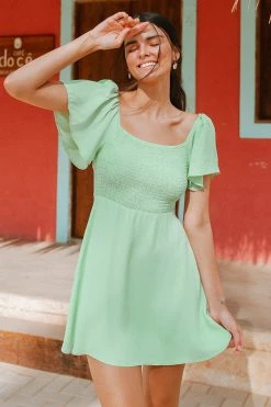 Flash Sale 🎁 Cupshe Karly Green Square Neck Smocked 👗 Dress 😍