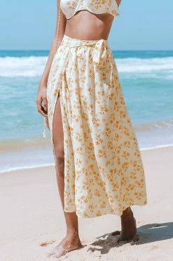 Cheapest 😍 Cupshe Raelyn Ditsy Tie Waist Split Cover Up 💯