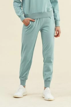 New 👏 Cupshe Flamenco Light Green Elastic Waisted Carrot Sweatpants ✔️