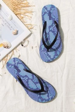 Hot Sale π Cupshe Electric Bite Snakeskin Flip Flops π