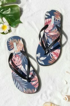 Deals ✔️ Cupshe Getaway Tropical Flip Flops 🤩