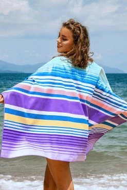 Brand new 🌟 Cupshe Fuschia Striped Beach Blanket 👏